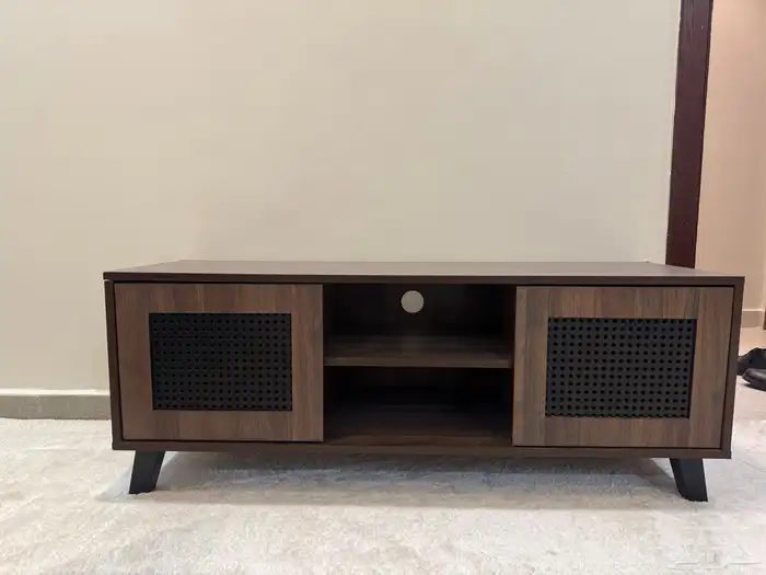 طاولة تلفزيون جدا نظيفة 0