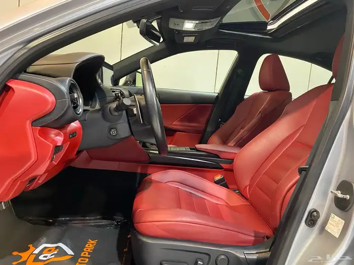 لكزس IS350 2023 ( اف سبورت ) العداد 34 الف فقط بحالة الوكال 20