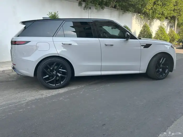 ارخص رنج روفر سبورت P400 S Dynamic في السعودية 10