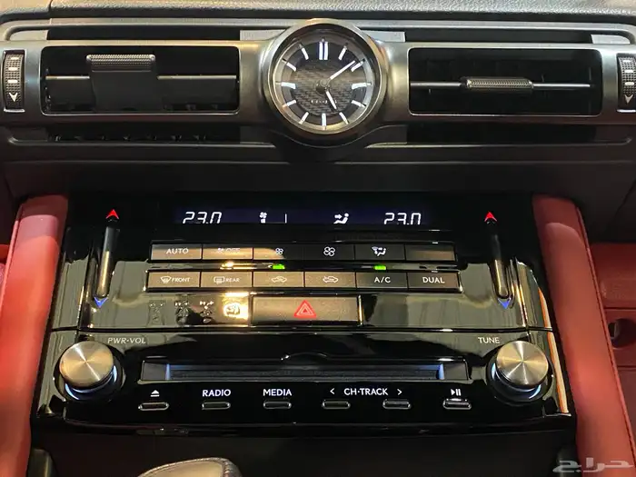 لكزس IS350 2023 ( اف سبورت ) العداد 34 الف فقط بحالة الوكال 13