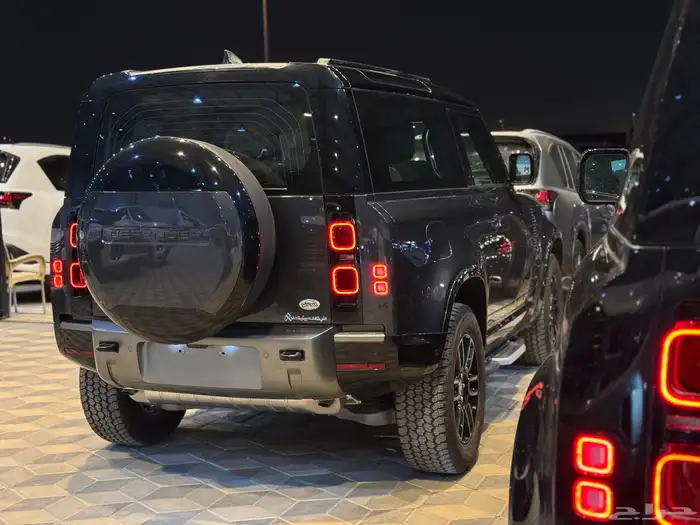 ديفندر باب واحد 90 2025 8