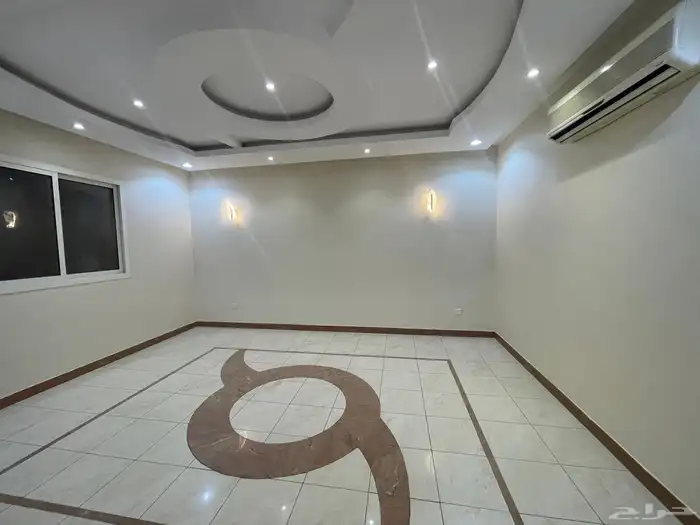 فيلا للإيجار حي الشهداء 15