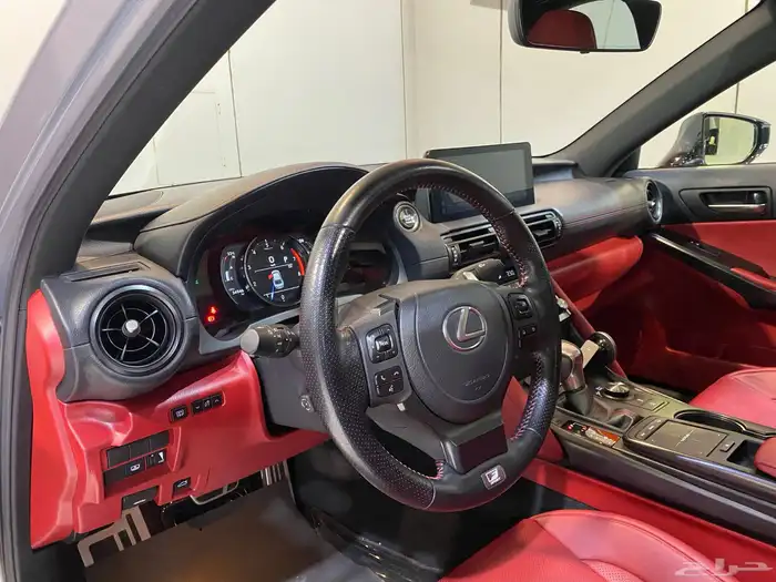 لكزس IS350 2023 ( اف سبورت ) العداد 34 الف فقط بحالة الوكال 14