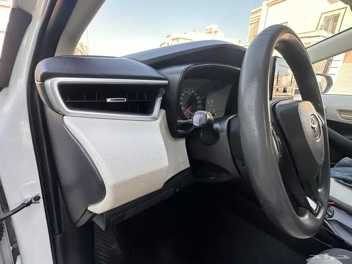 تويوتا كورولا 2021 نضيف 1500cc 27