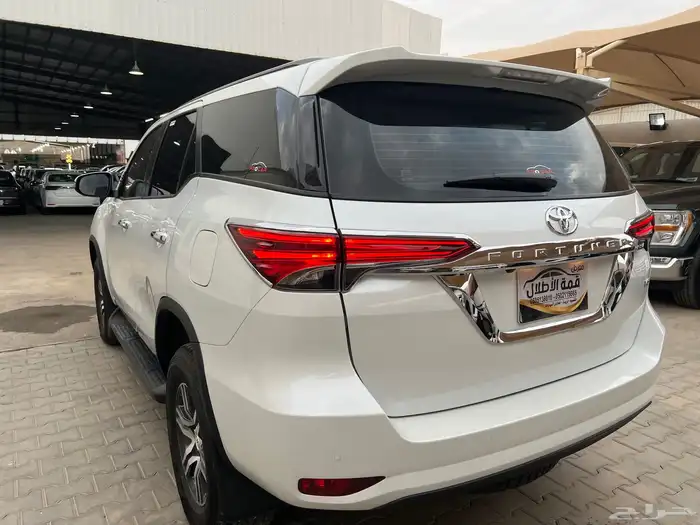 فورتشنر بنزين 2025 فل كامل عداد 19.000 فقط لدى قمة الاطلال 10