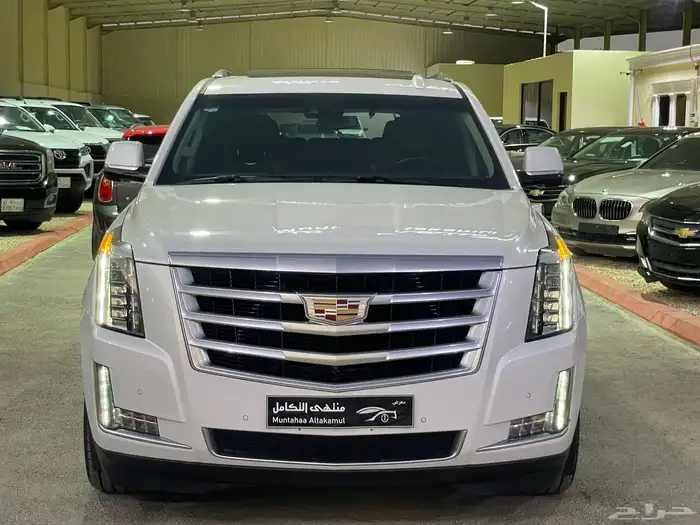 كاديلاك اسكاليد 2019 ممشى 100 الف فقط وكالة 2