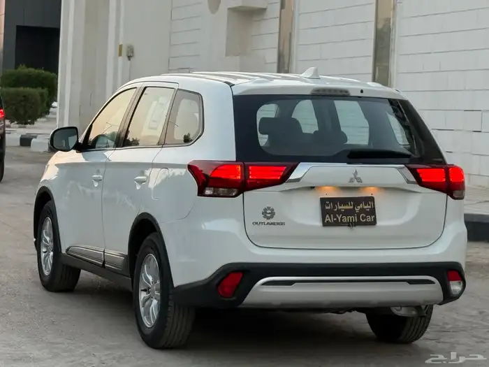 ميتسوبيشي اوتلاندر 2020 -7 مقاعد 6
