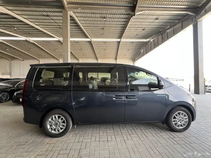 هونداي ستاريا موديل 2025 4