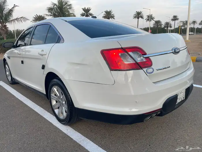 فورد تورس سيدان 2011 13