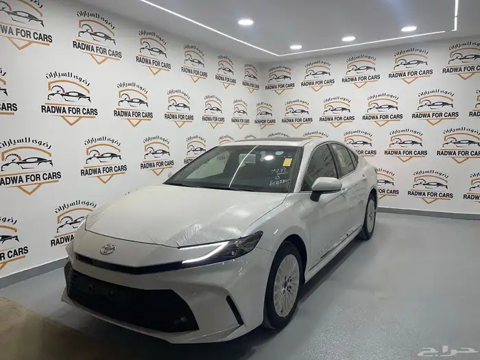 تويوتا كامري ال اي بنزين 2025 4