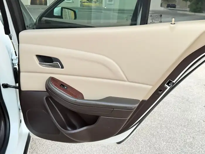 شفروليت ماليبو 2015 نضيفه ممشا قليل للبيع 4 سلندر 13