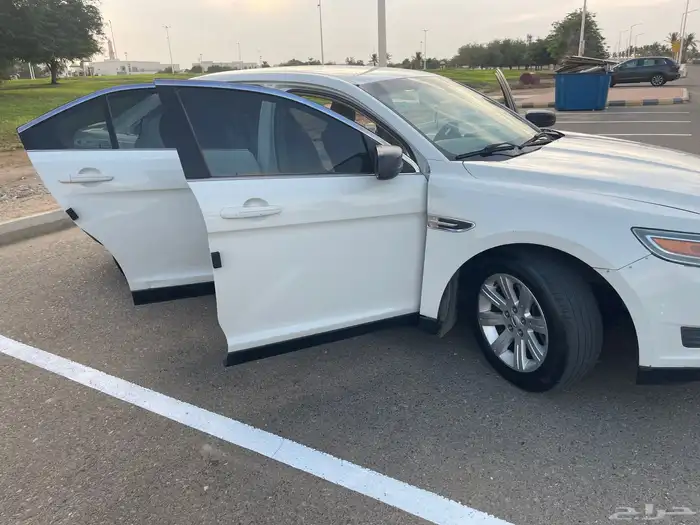 فورد تورس سيدان 2011 1