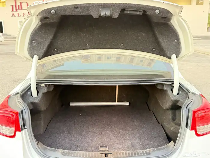 شفروليت ماليبو 2015 نضيفه ممشا قليل للبيع 4 سلندر 6