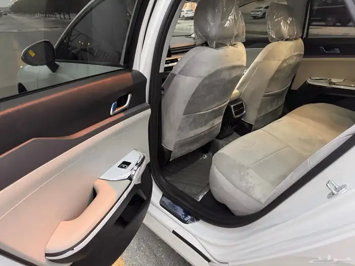 كيا K5 استاندر مطور 2025 بحالة الوكالة 14