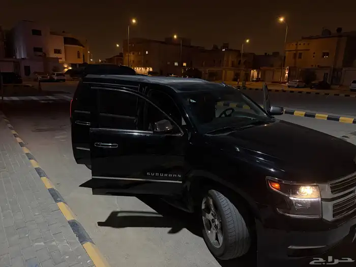 immaculate condition Chevrolet suburban 2016 11