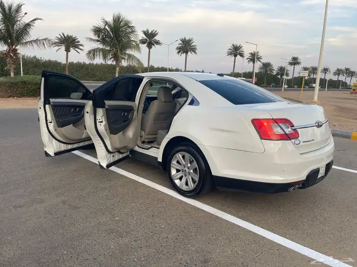 فورد تورس سيدان 2011 5