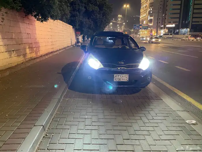 كيا ريو هاتش باك 2015 9