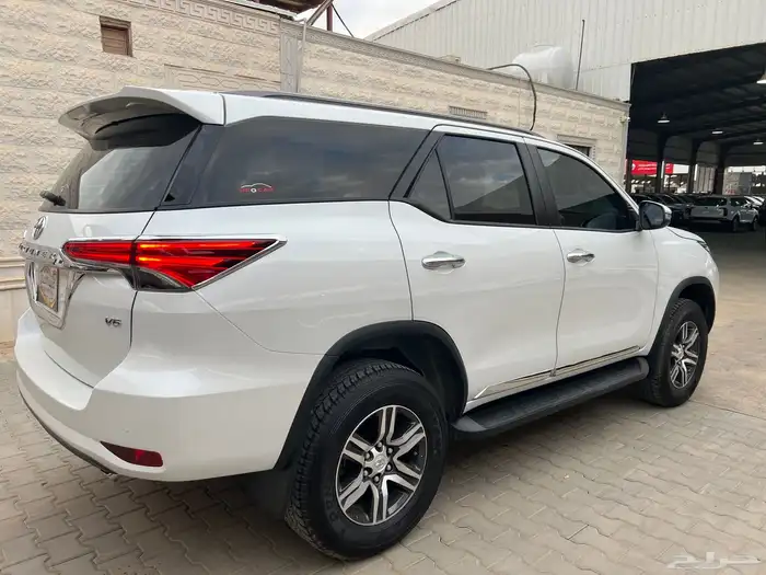 فورتشنر بنزين 2025 فل كامل عداد 19.000 فقط لدى قمة الاطلال 6