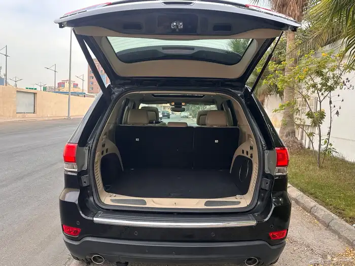 جيب جراند شيروكي 2019 ليمتيد V6 بانوراما نضيف للمستخدم 32