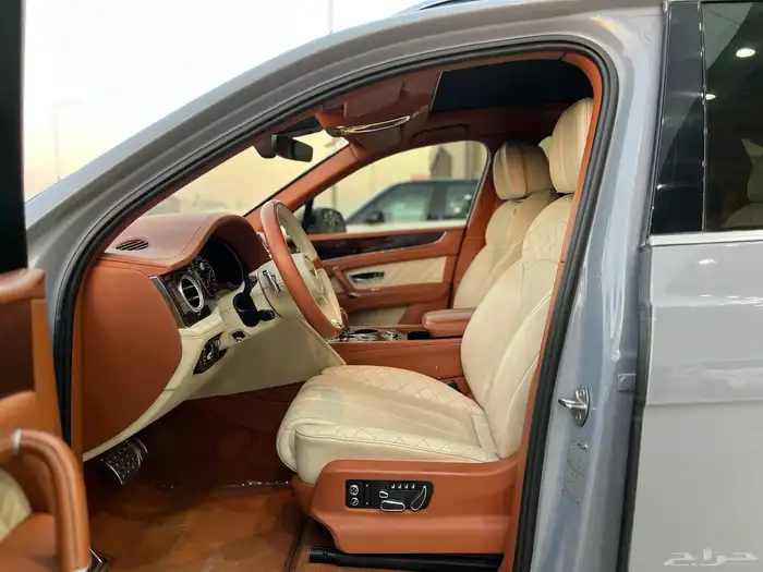 بنتلي بنتياقا فل كامل موديل 2017 14