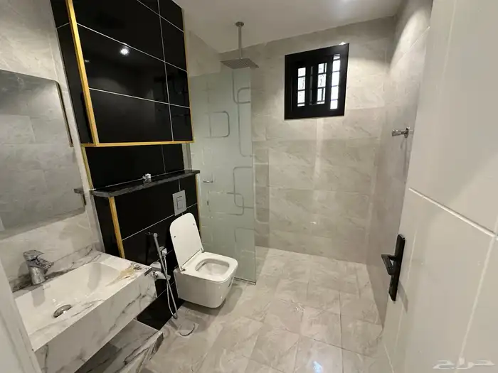 دور ارضي للبيع حي الاخضر من 6 غرف وصاله وحوش كبير 21