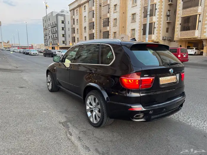 للبيع بي ام دبليو X5 موديل 2009 شبه مخزن 4