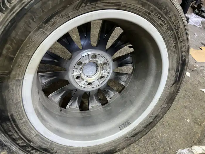 جنوط لاندكروزر اصلي وكاله مع كفرات دنلوب وكاله 20 لاند 25 18