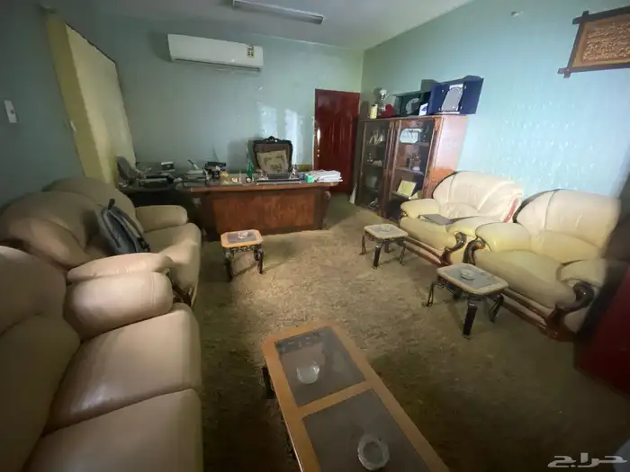 اثاث عماره عباره عن مكاتب و خزان ومكيفات وغيرها 15