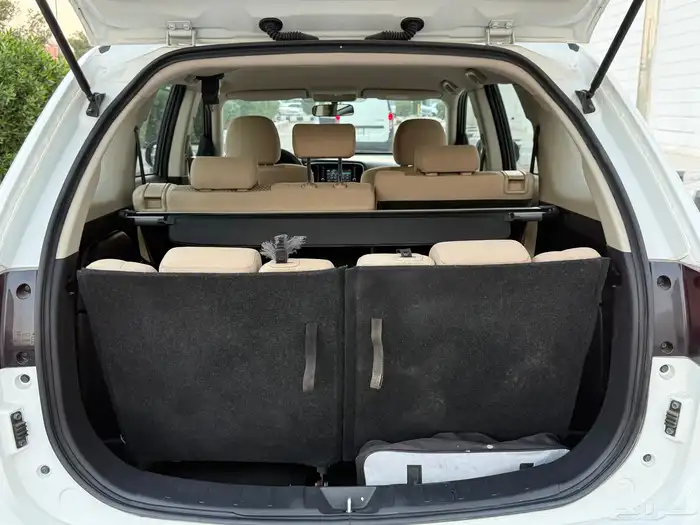 ميتسوبيشي اوتلاندر 2020 -7 مقاعد 7