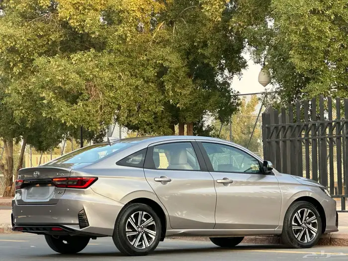 تويوتا يارس YX موديل 2024 فل كامل سعودي 19