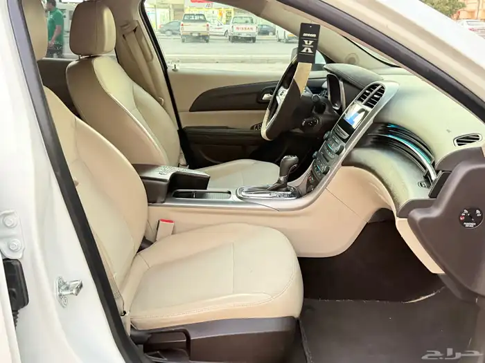 شفروليت ماليبو 2015 نضيفه ممشا قليل للبيع 4 سلندر 16