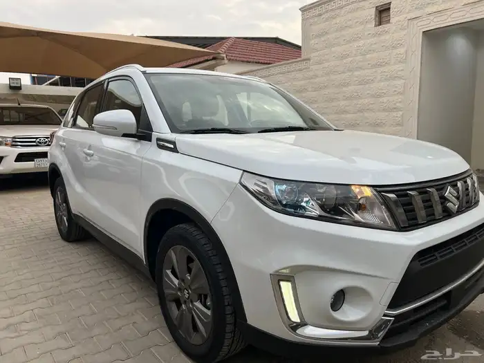 سوزوكي فيتارا 2023 عداد 79.000 دبل دفلك لدى قمة الاطلال 5