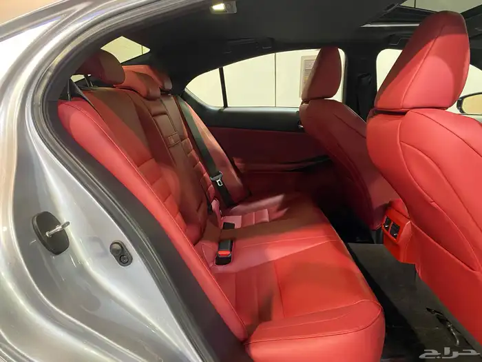 لكزس IS350 2023 ( اف سبورت ) العداد 34 الف فقط بحالة الوكال 21