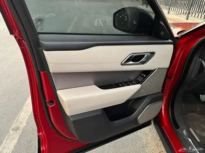 رنج روفر فيلار موديل 2018 ( بحالة ممتازة ) 11