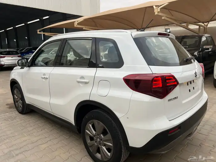 سوزوكي فيتارا 2023 عداد 79.000 دبل دفلك لدى قمة الاطلال 14
