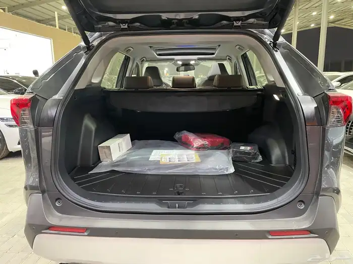 تويوتا راف 4 2025 أدفنشر سعودي ( بنزين) 2.5L 28