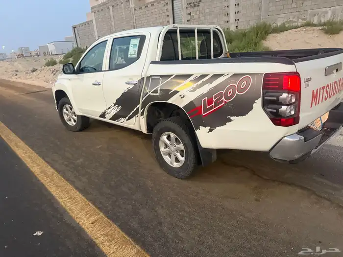 للبيع ميستوبيشي 2020 200l 6