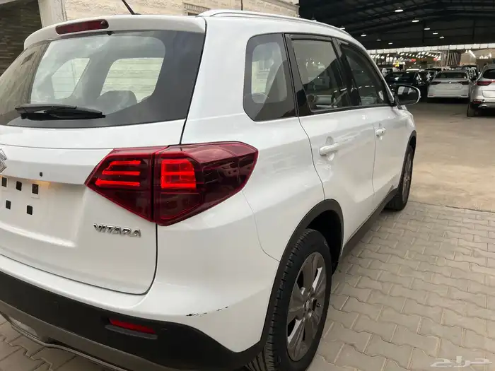 سوزوكي فيتارا 2023 عداد 79.000 دبل دفلك لدى قمة الاطلال 10