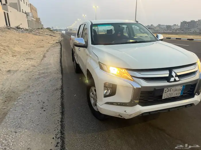 للبيع ميستوبيشي 2020 200l 1