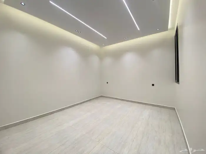 للبيع شقة ارضية مستقله تشطيب VIP بسعر 490 الف 2