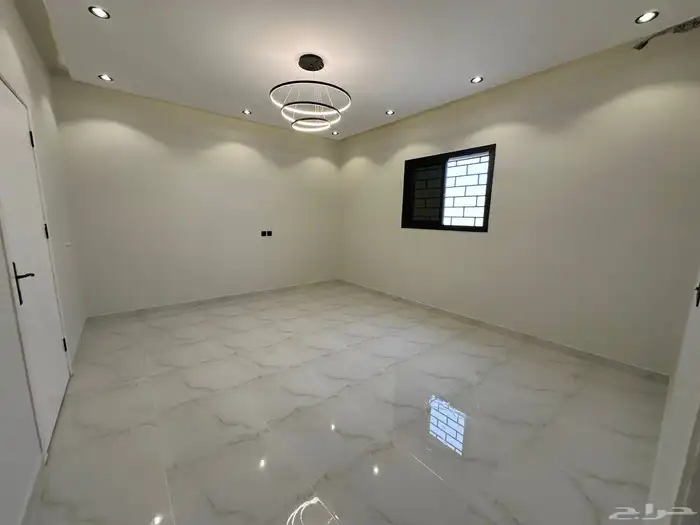 دور ارضي للبيع حي الاخضر من 6 غرف وصاله وحوش كبير 7