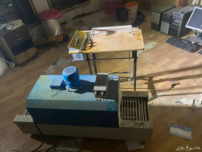 اثاث عماره عباره عن مكاتب و خزان ومكيفات وغيرها 11