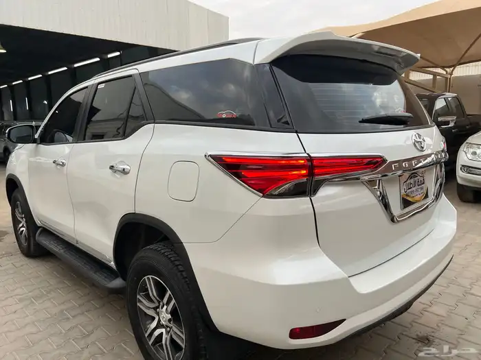 فورتشنر بنزين 2025 فل كامل عداد 19.000 فقط لدى قمة الاطلال 11