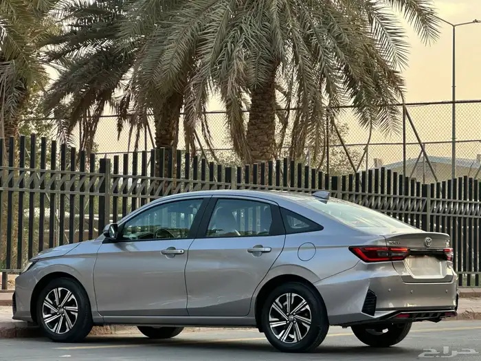 تويوتا يارس YX موديل 2024 فل كامل سعودي 10