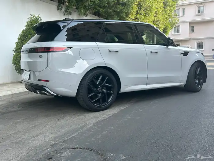 ارخص رنج روفر سبورت P400 S Dynamic في السعودية 12