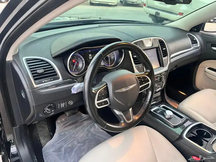 كرايزلرM300 موديل 2021 10