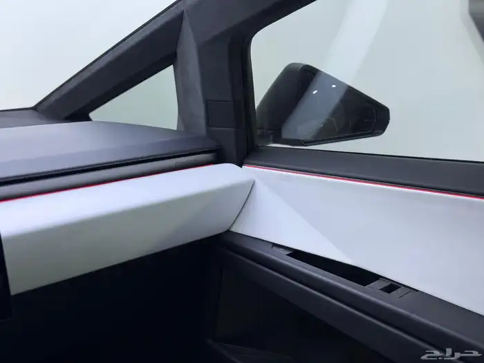 تسلا سايبرترك 6