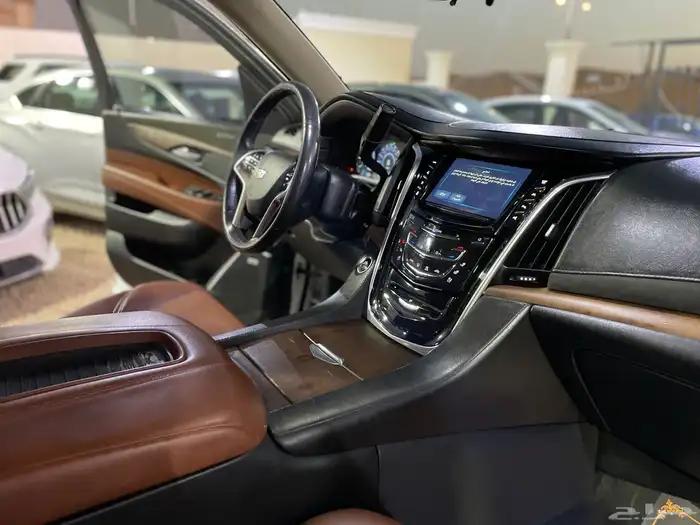 كاديلاك اسكاليد 2019 ممشى 100 الف فقط وكالة 21