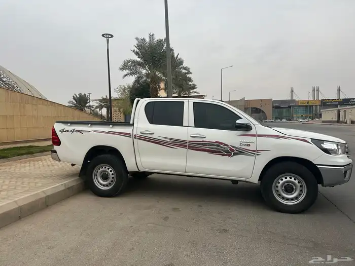 للبيع هايلكس دبل ديزل 2024 3
