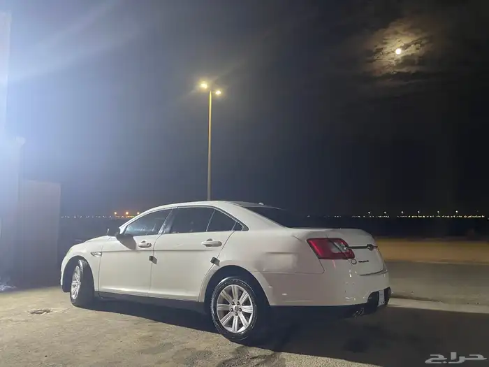 فورد تورس سيدان 2011 26